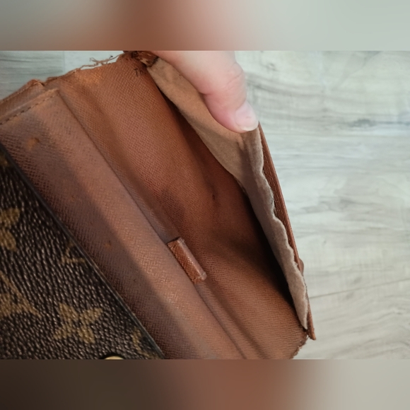 Louis Vuitton Monogram Tri Fold Wallet - Picture 13 of 16